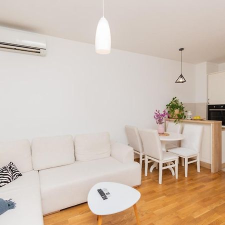 Lux City Apartment With Parking Подгорица Екстериор снимка