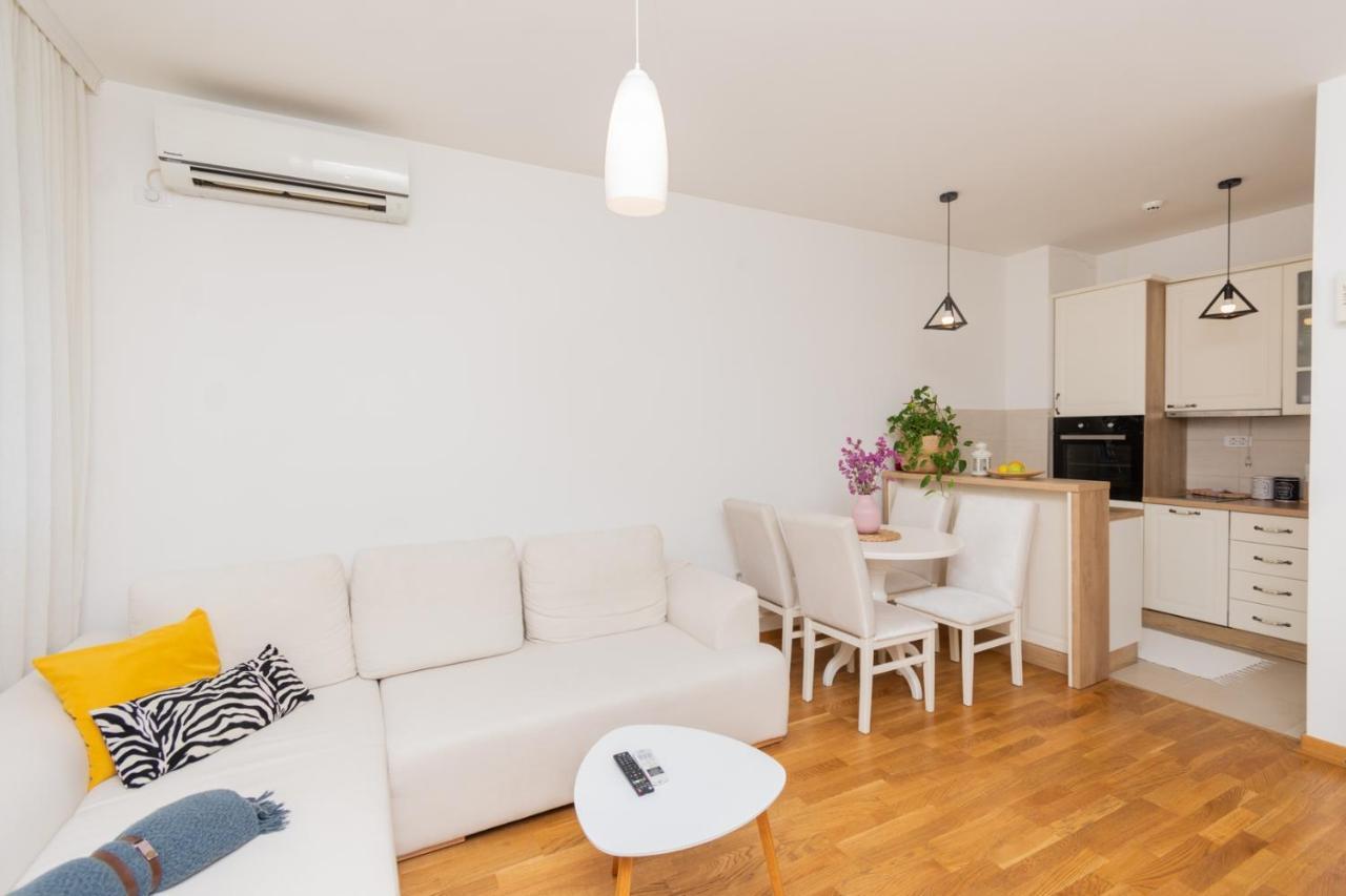 Lux City Apartment With Parking Подгорица Екстериор снимка