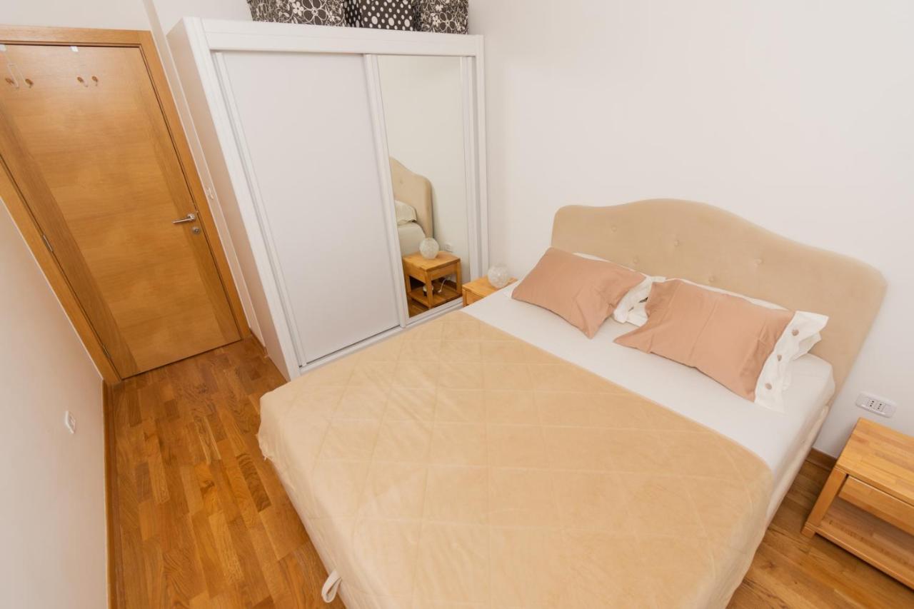 Lux City Apartment With Parking Подгорица Екстериор снимка
