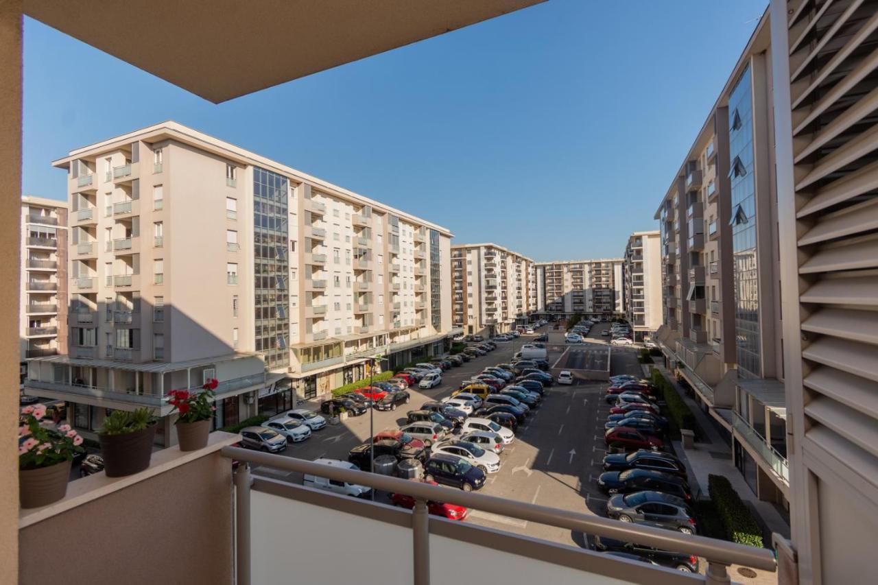 Lux City Apartment With Parking Подгорица Екстериор снимка