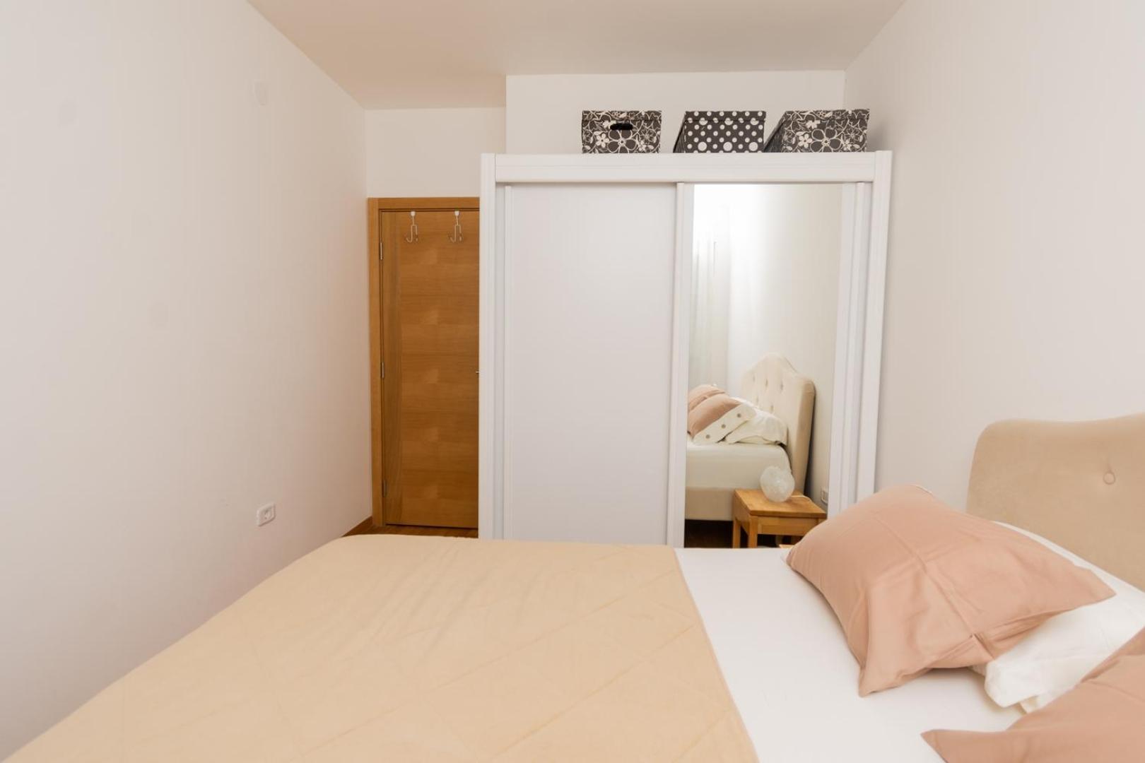 Lux City Apartment With Parking Подгорица Екстериор снимка